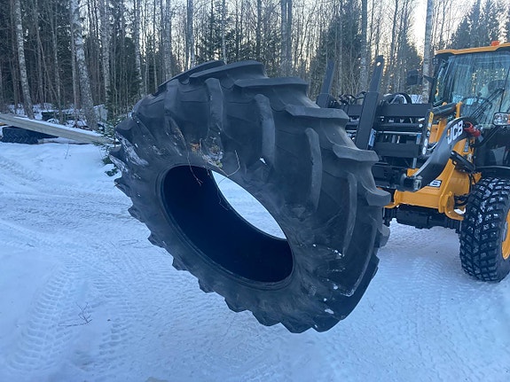 1 löst däck 580/70R38 utan fälg