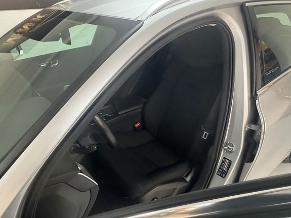 Volvo V60 8 of 27