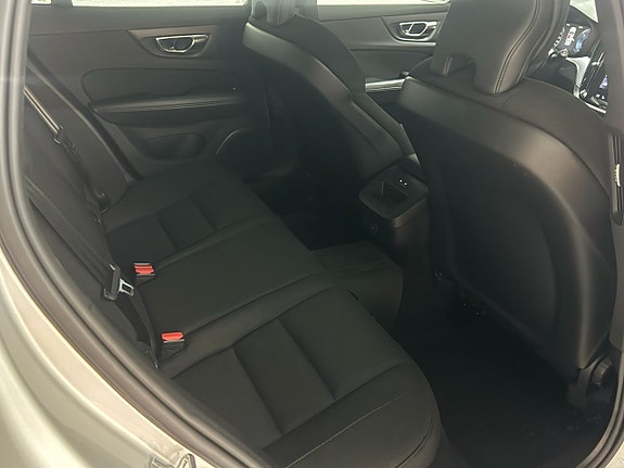 Volvo V60 21 of 27