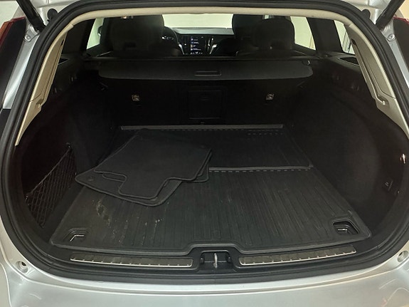 Volvo V60 22 of 27