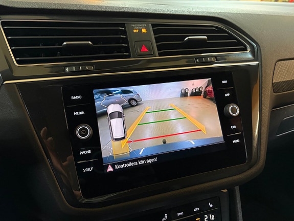 Volkswagen Tiguan Allspace 4 of 5
