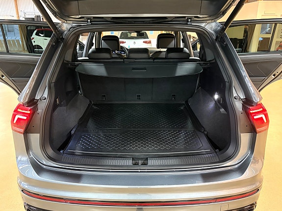 Volkswagen Tiguan Allspace 17 of 27