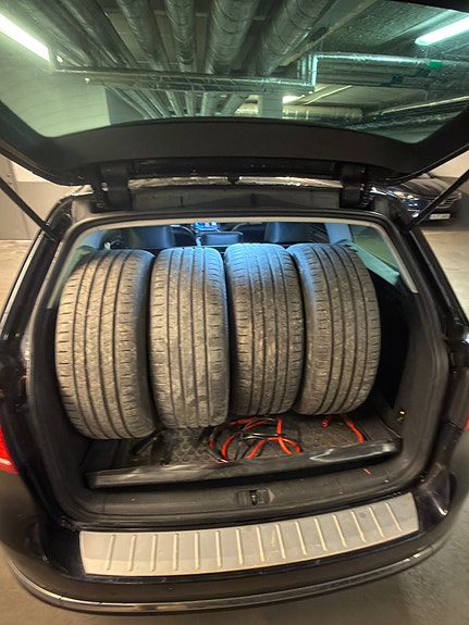 Volkswagen Passat 5 of 12