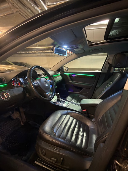 Volkswagen Passat 8 of 12