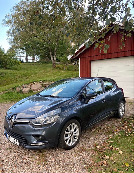 Renault Clio 2 of 9