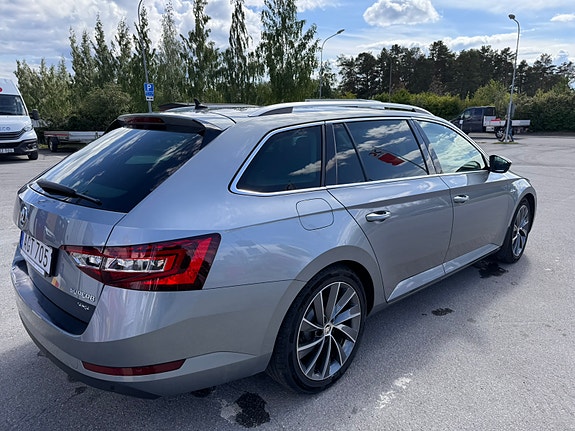 Skoda Superb 3 of 5