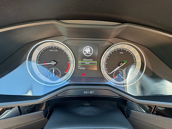 Skoda Superb 4 of 5