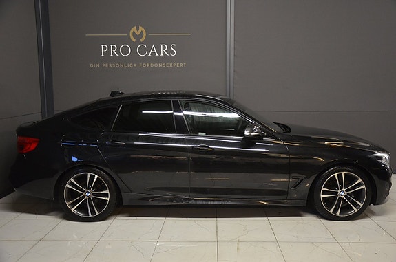 BMW 330i 2 of 5