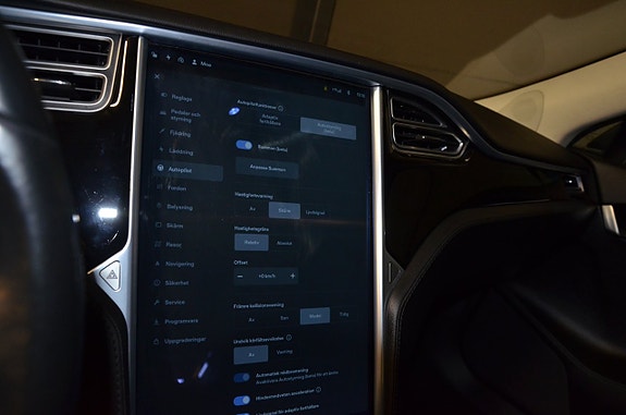 Tesla Model S 19 of 20