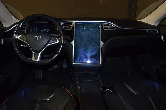 Tesla Model S 15 of 20