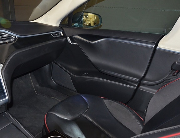 Tesla Model S 14 of 20