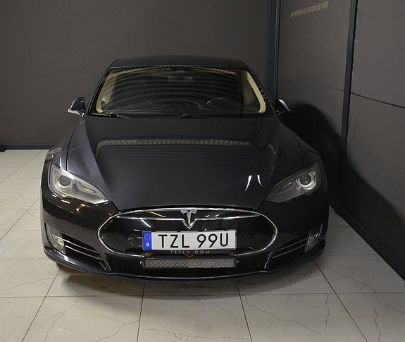 Tesla Model S 6 of 20