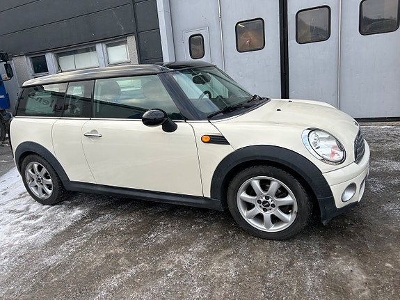MINI Clubman Cooper 4 of 5
