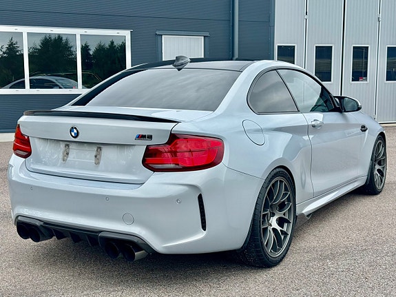 BMW M2 10 of 17