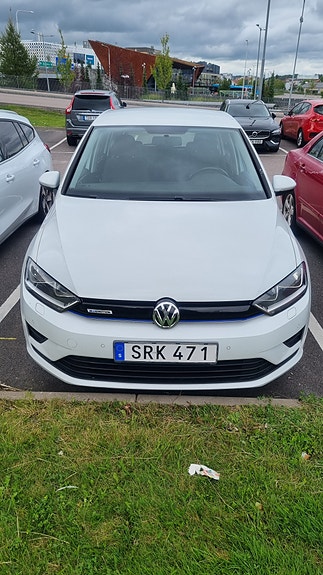 Volkswagen Golf Sportsvan 4 of 13
