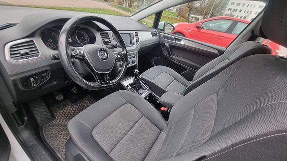 Volkswagen Golf Sportsvan 7 of 13