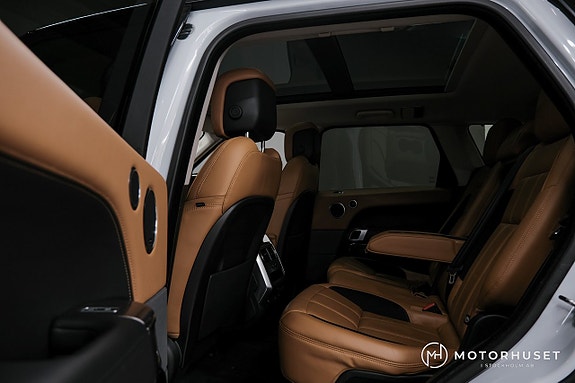 Land Rover Range Rover Sport 18 of 27