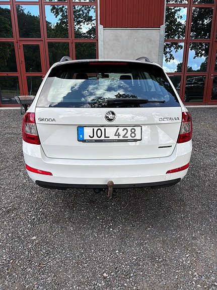 Skoda Octavia 6 of 10