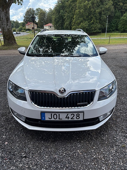Skoda Octavia 5 of 10
