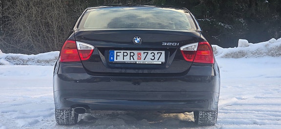 BMW 320 8 of 23