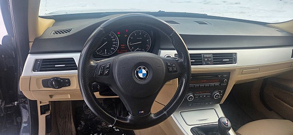BMW 320 21 of 23