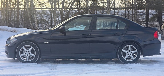 BMW 320 3 of 5