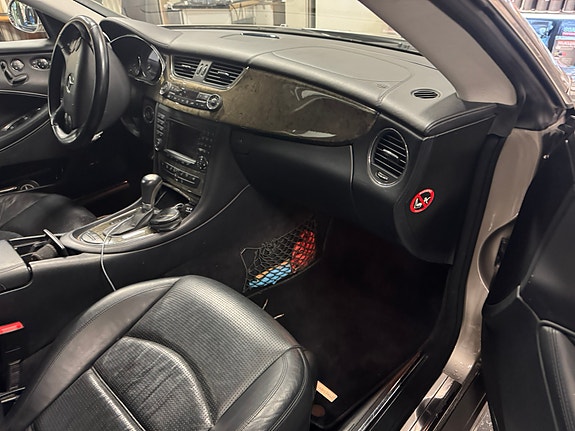 Mercedes-Benz CLS63 11 of 22