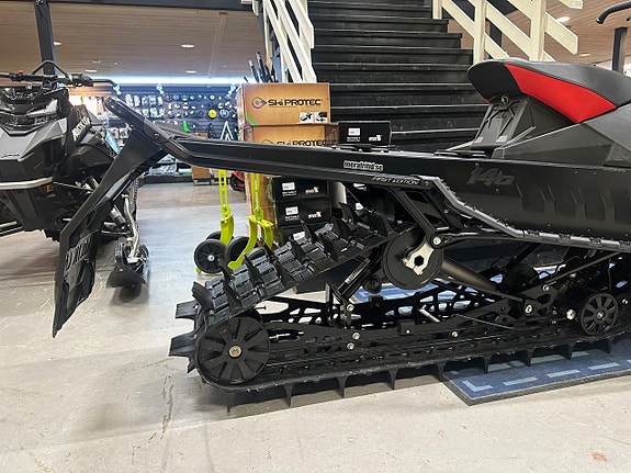 Arctic Cat Riot 600 146” ES 104mil 4 of 6