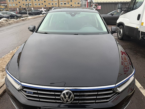 Volkswagen Passat 7 of 11