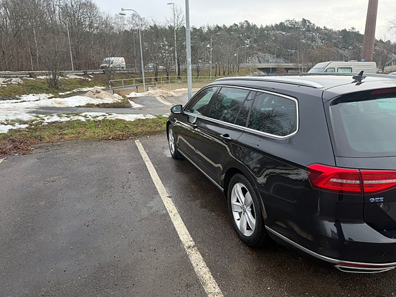 Volkswagen Passat 3 of 11