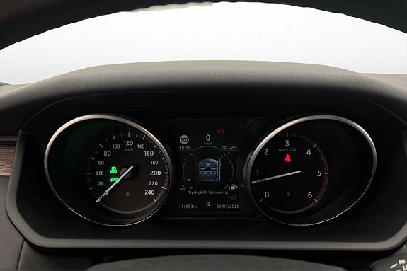 Land Rover Discovery 17 of 30