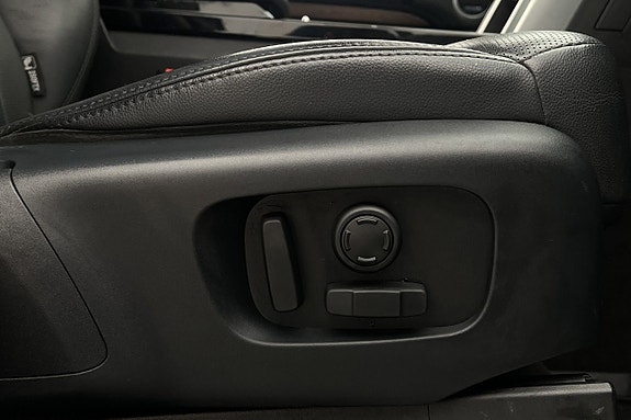 Land Rover Discovery 9 of 30