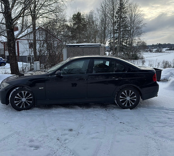 BMW 320d 3 of 5