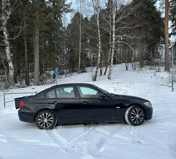 BMW 320d 2 of 5