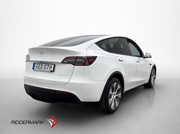 Tesla Model Y 8 of 30