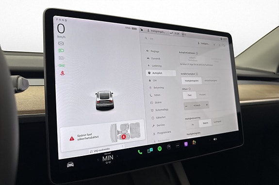 Tesla Model Y 29 of 30