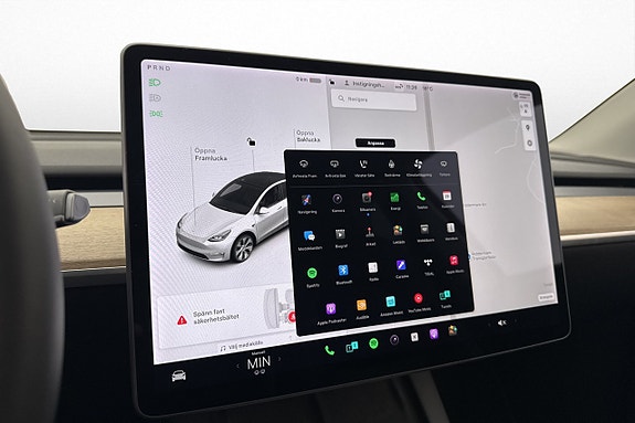 Tesla Model Y 17 of 30