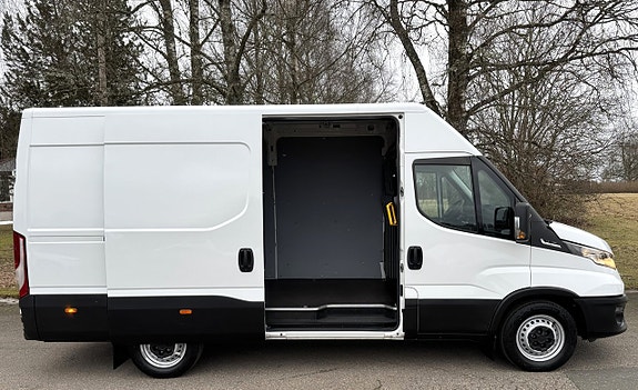 Iveco 35-140 2 of 5