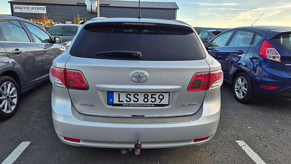 Toyota Avensis 5 of 5