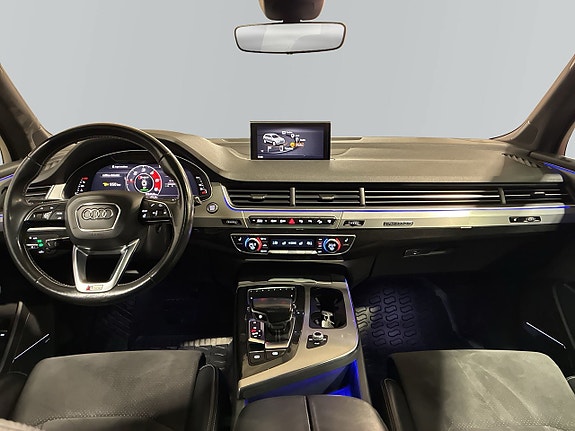 Audi Q7 8 of 23