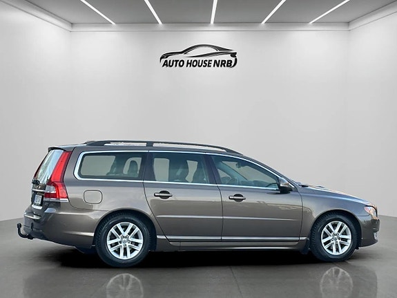 Volvo V70 11 of 30