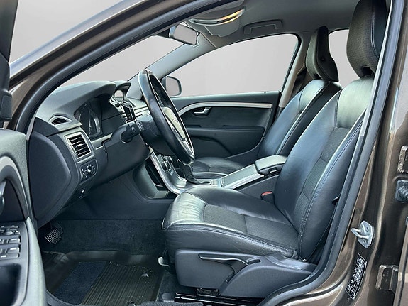Volvo V70 14 of 30
