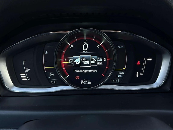 Volvo V70 17 of 30
