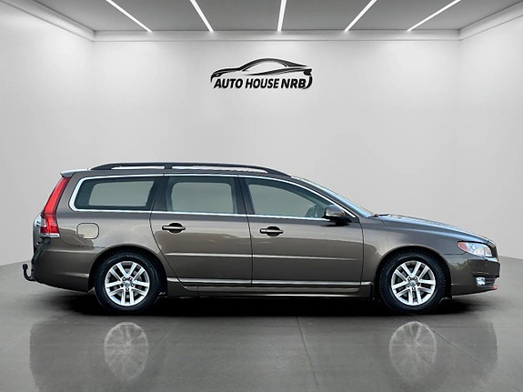 Volvo V70 12 of 30