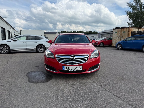 Opel Insignia 2 of 5
