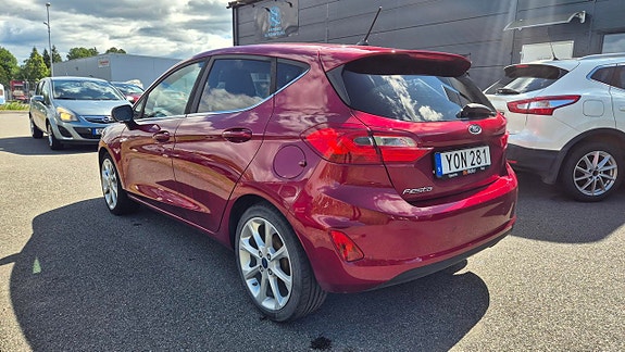Ford Fiesta 5 of 12