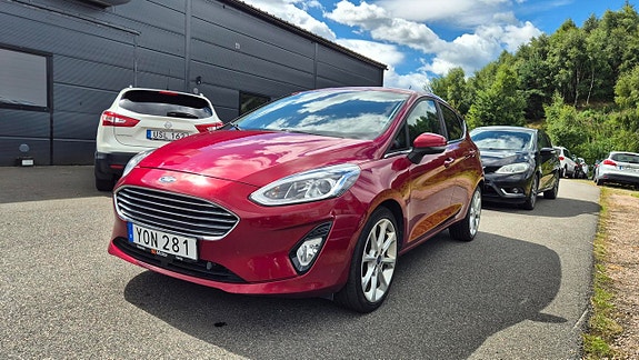 Ford Fiesta 2 of 12