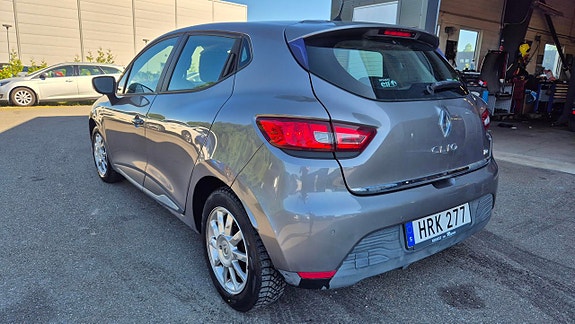 Renault Clio 2 of 5