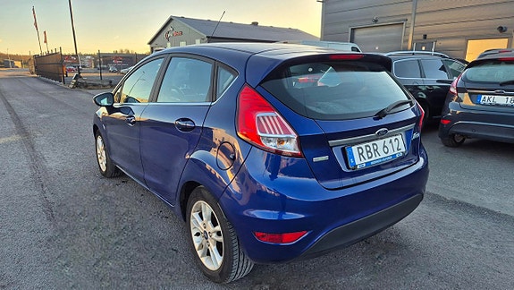 Ford Fiesta 4 of 5