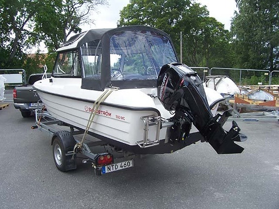 Sandström 560 MC hyttbåt